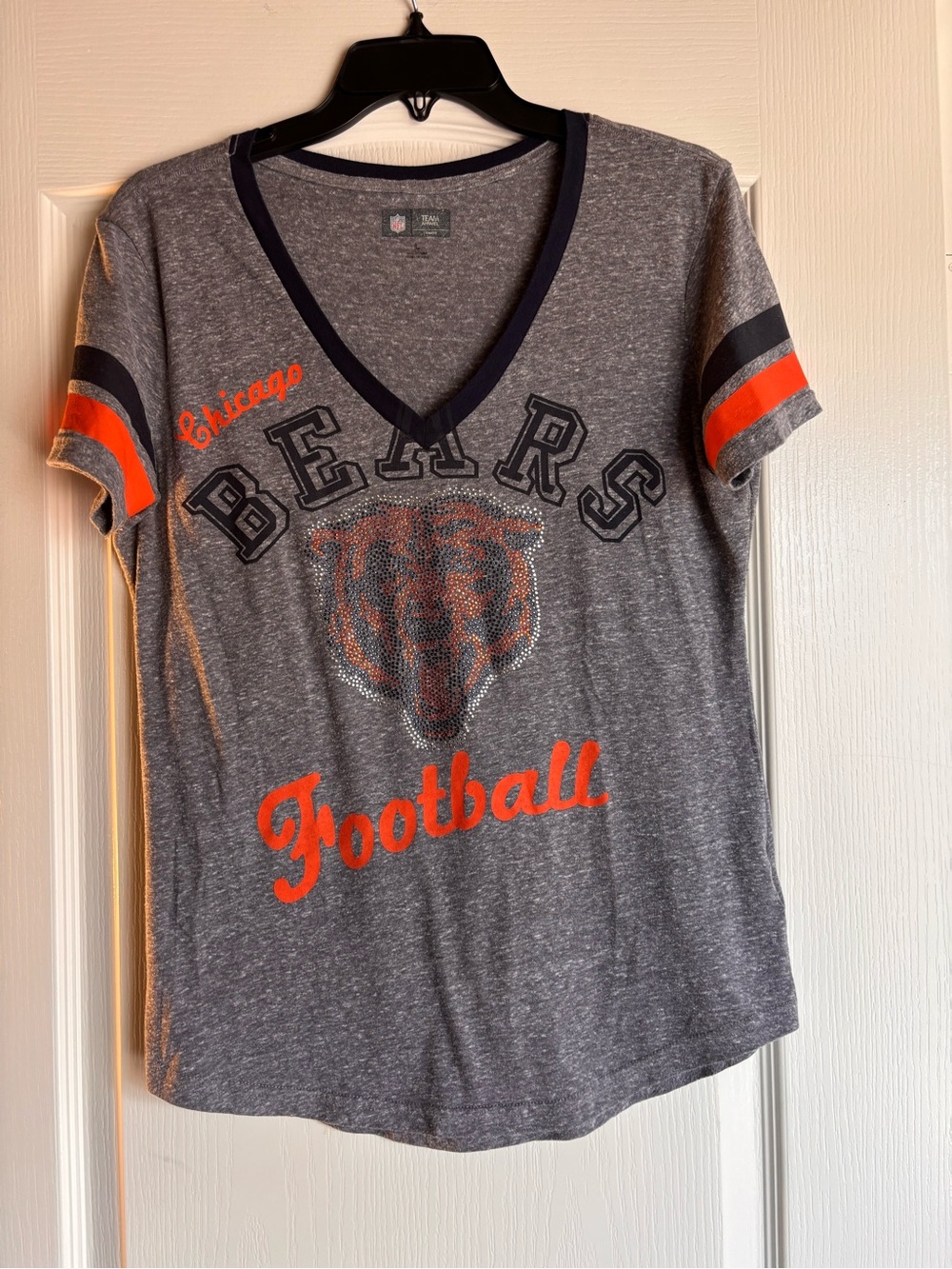 Chicago Bears Women's V Neck T-Shirt NFL Team Apparel Top Large Gray rhinestone